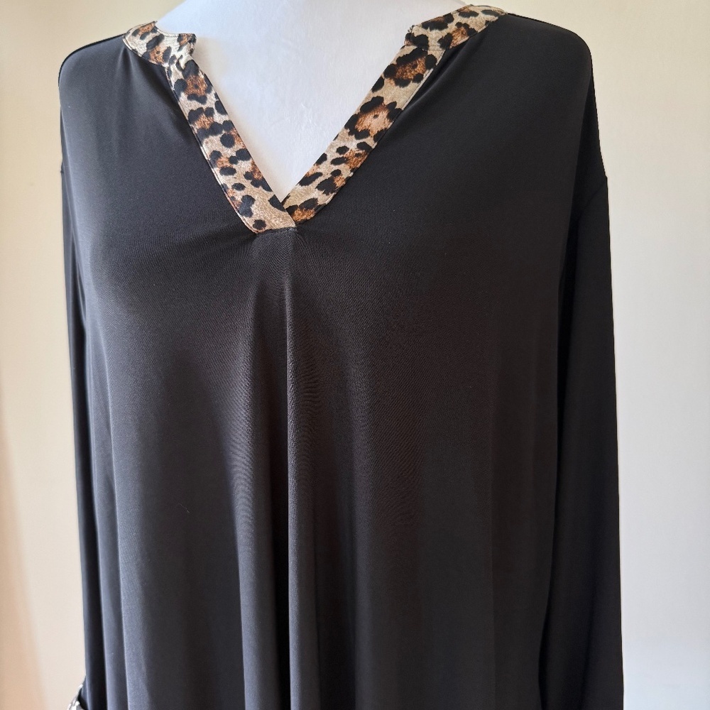 Dressbarn Women's Black Blouse with Cheetah Print Detail 2X NWT - Picture 3 of 8